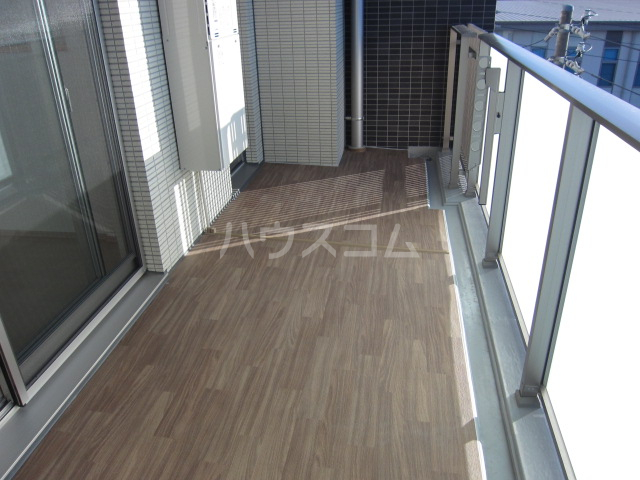 19/27 バルコニー