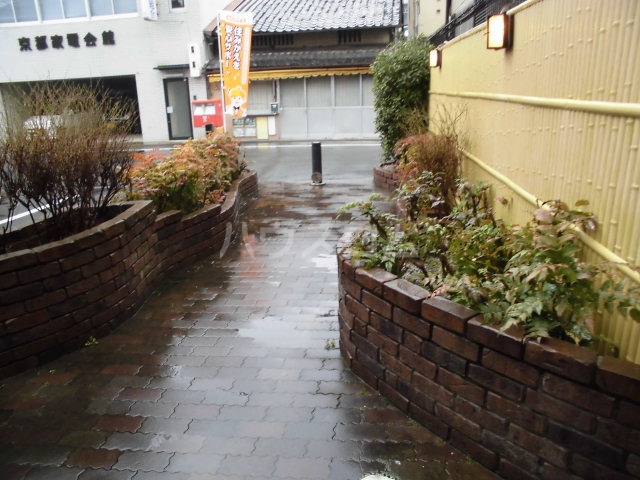 22/30 エントランス