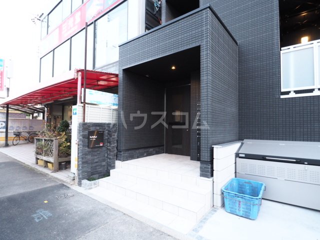 2/5 エントランス