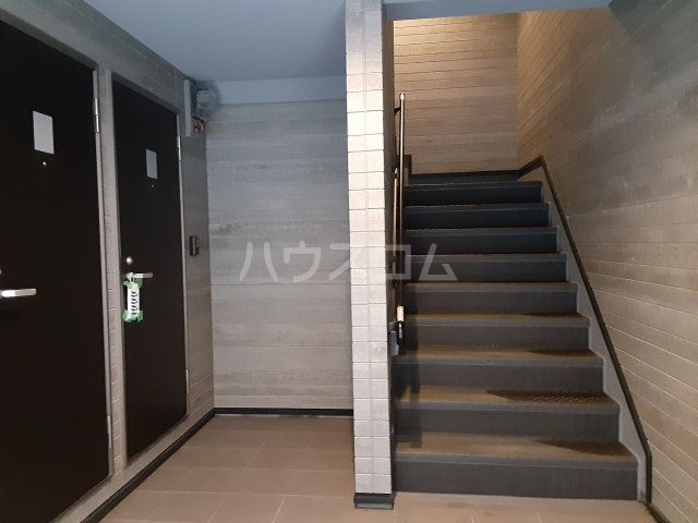 26/30 エントランス