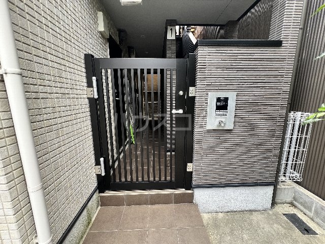 3/4 エントランス