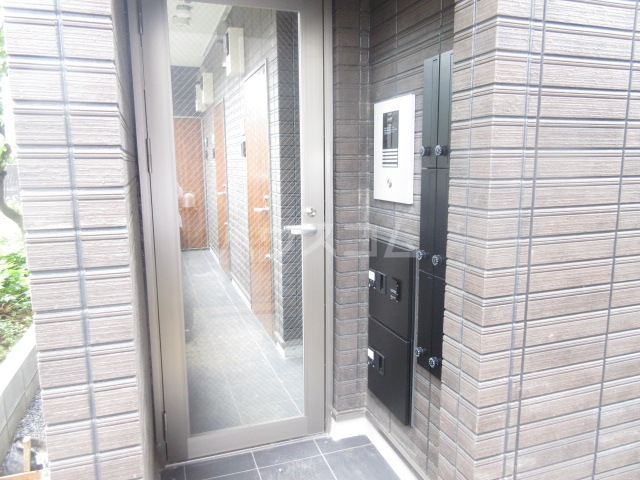 20/30 エントランス