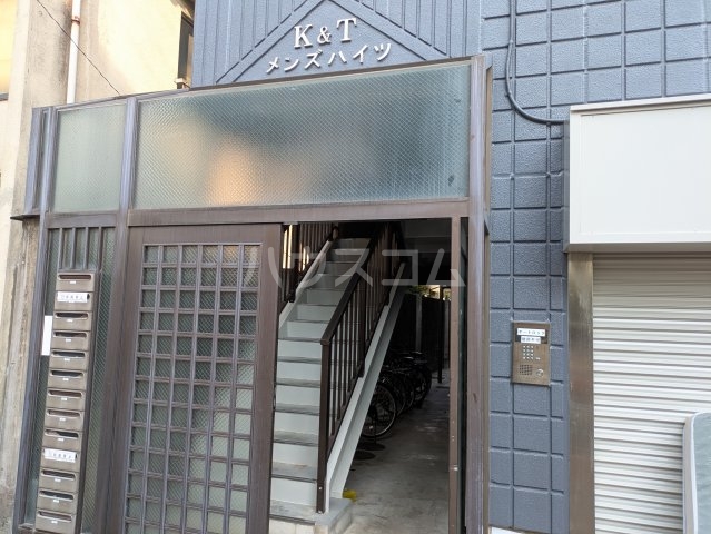 14/22 エントランス