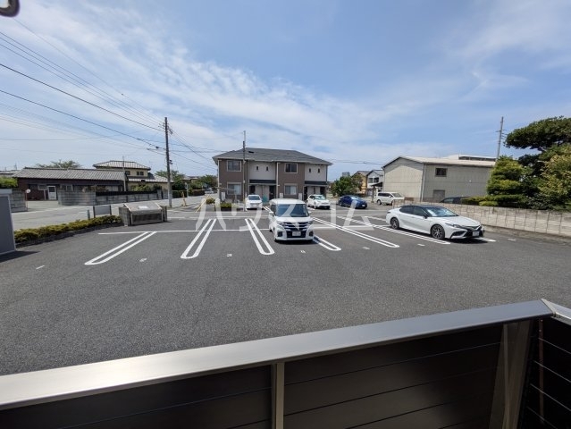 18/22 駐車場