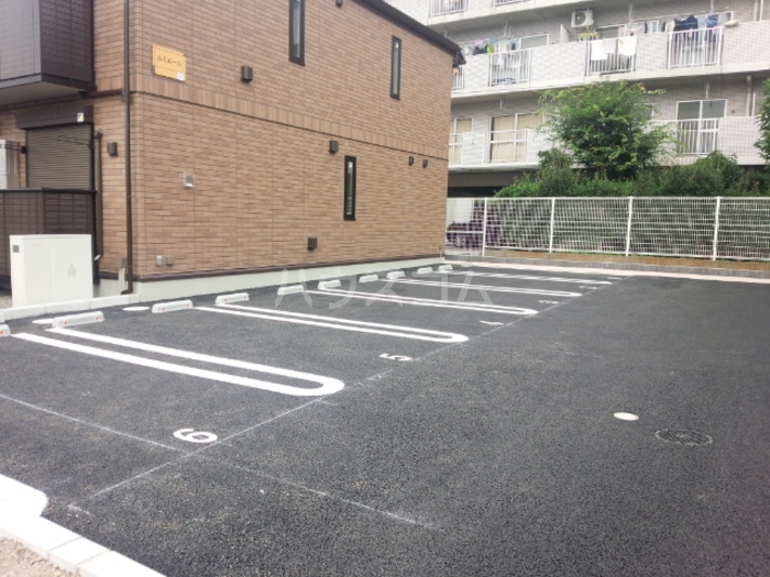 18/21 駐車場