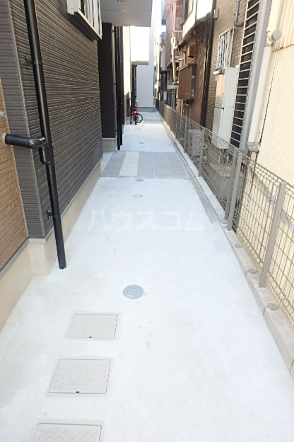 22/30 エントランス