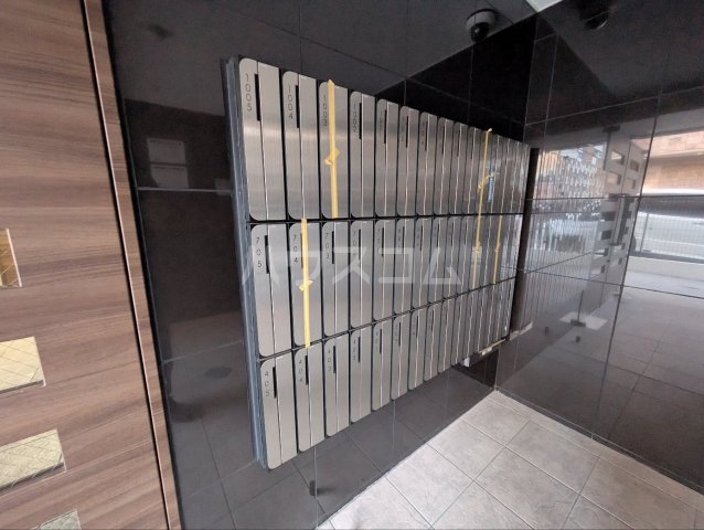 24/30 エントランス