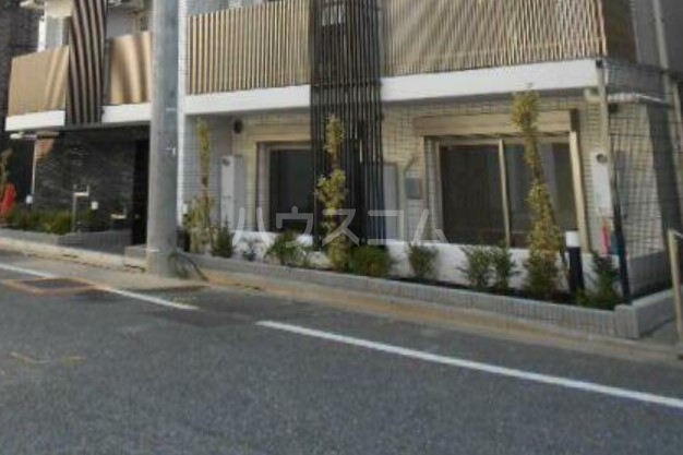 13/16 エントランス