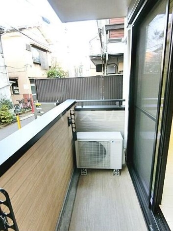 13/18 バルコニー