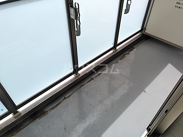 13/23 バルコニー