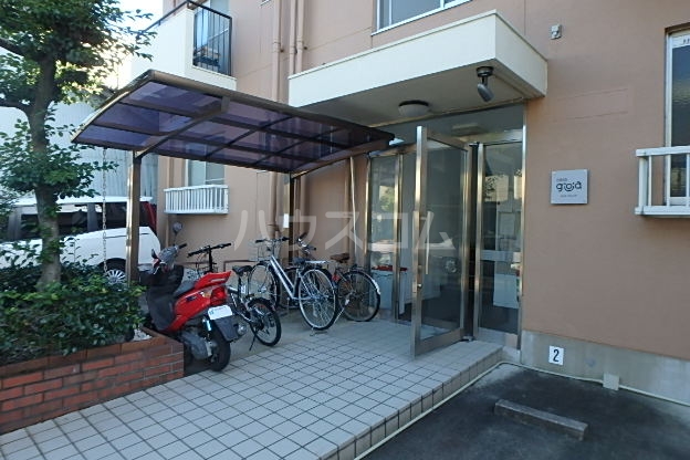 22/26 エントランス