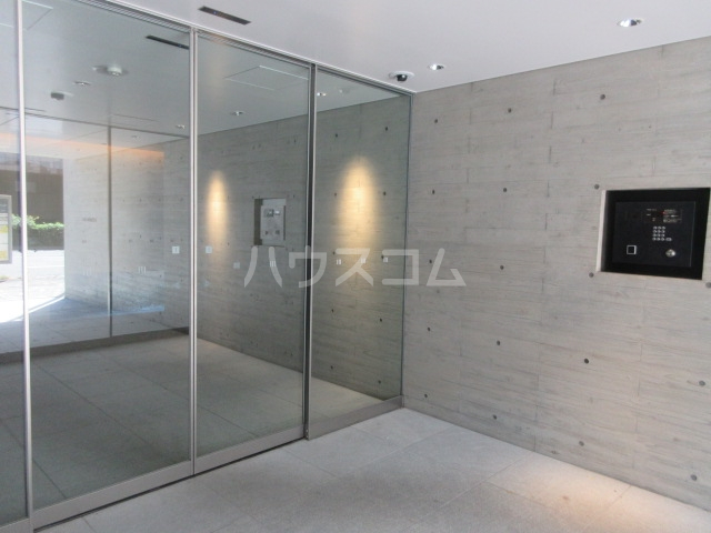 17/27 エントランス