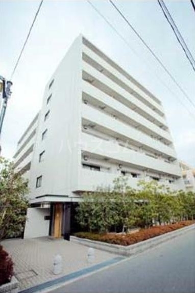 18/21 エントランス