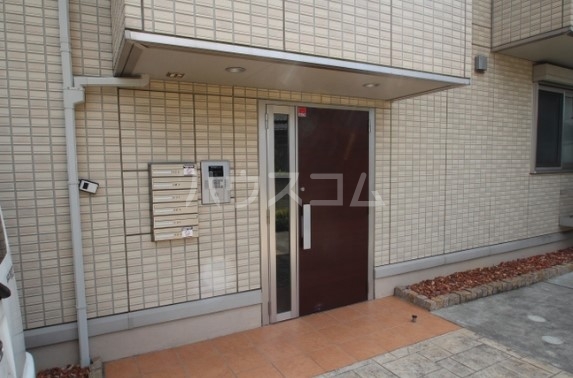 14/19 エントランス