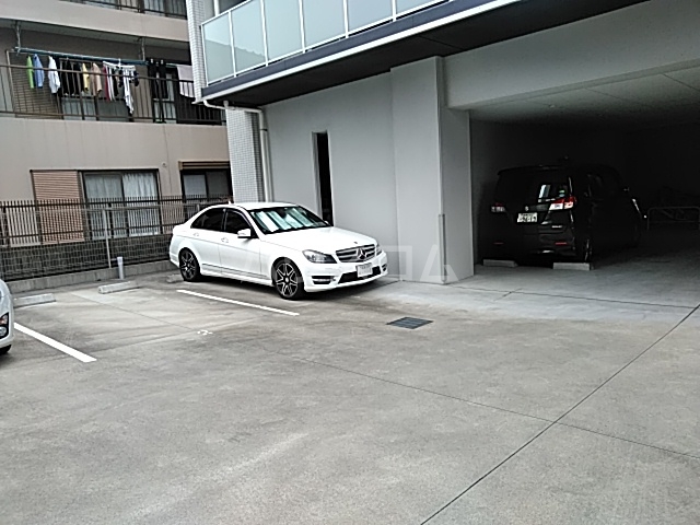 22/30 駐車場