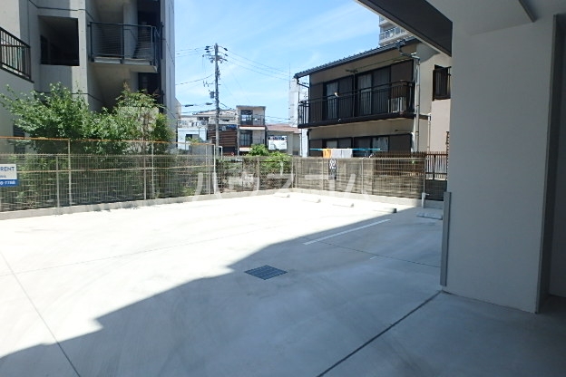 2/6 駐車場
