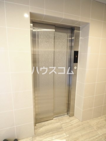 28/30 エントランス