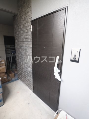 23/30 エントランス