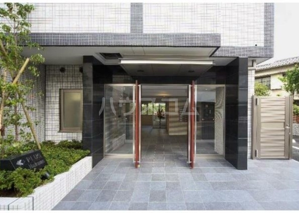 13/16 エントランス