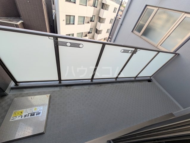 13/21 バルコニー