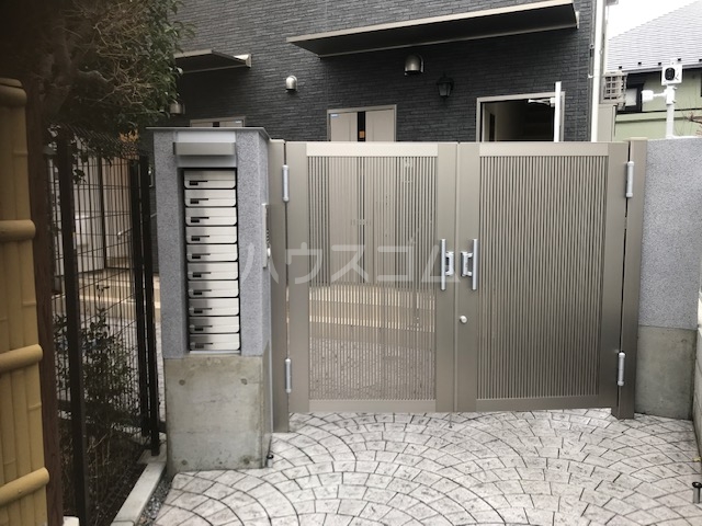 15/21 エントランス