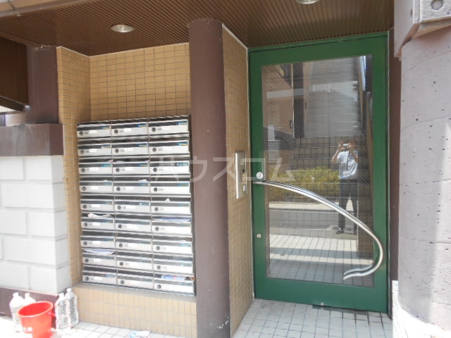 22/30 エントランス