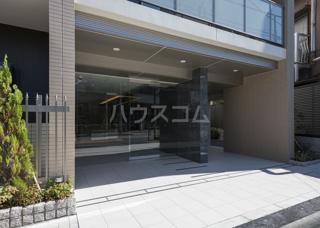 25/30 エントランス