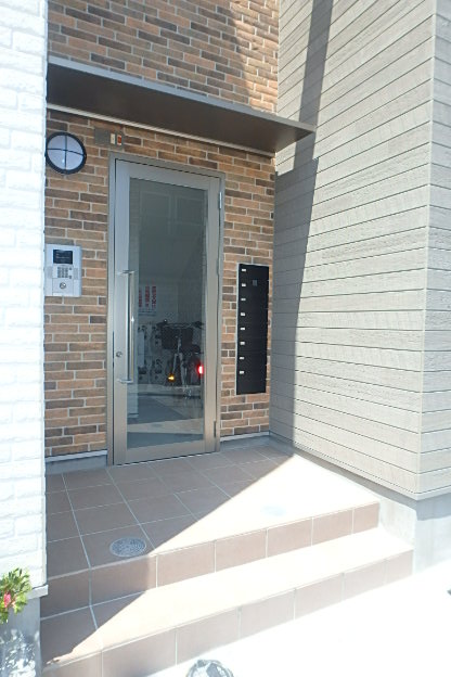 21/29 エントランス