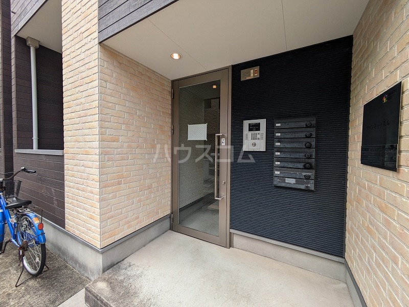 14/18 エントランス