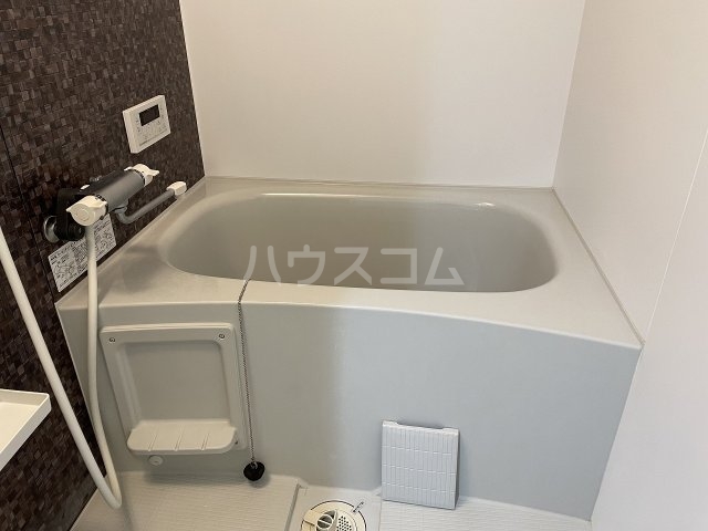 13/30 浴室