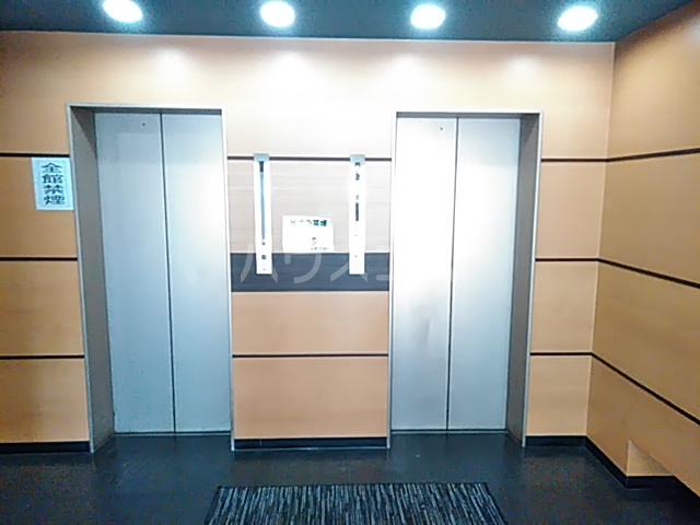 21/30 エントランス