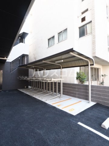 28/30 駐車場