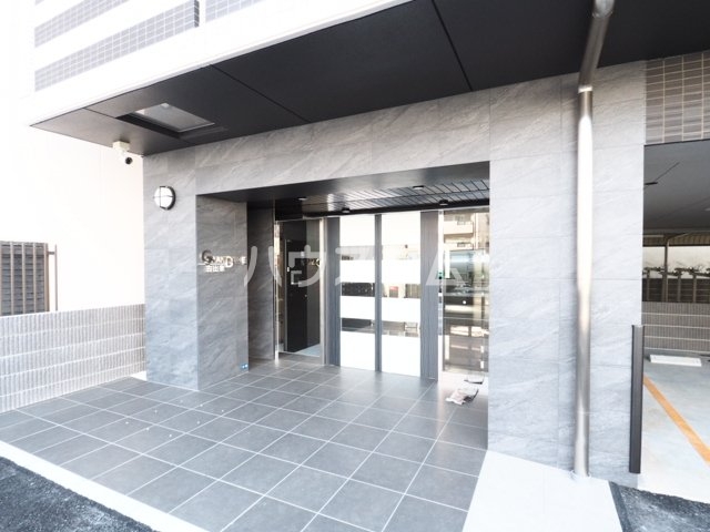 26/30 エントランス