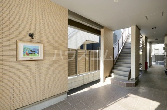 19/21 エントランス