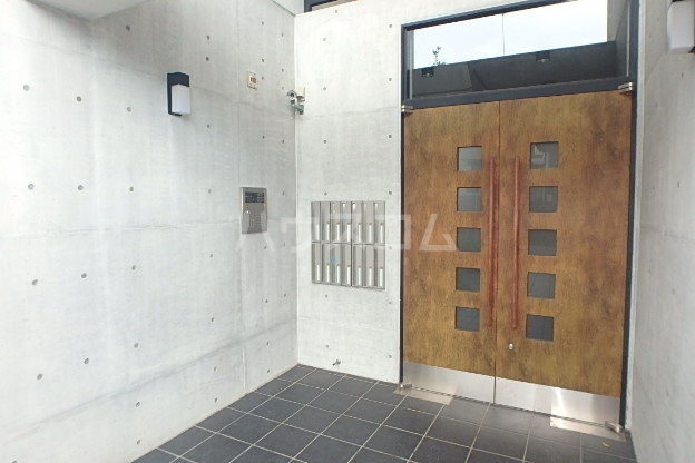 19/29 エントランス