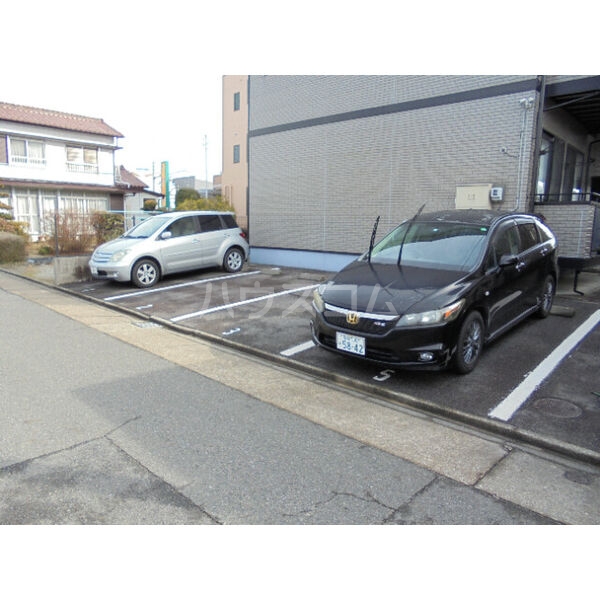 14/15 駐車場