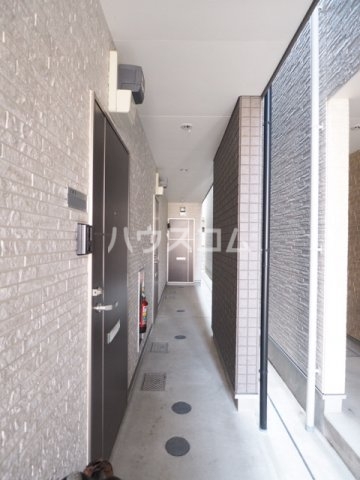 28/30 エントランス