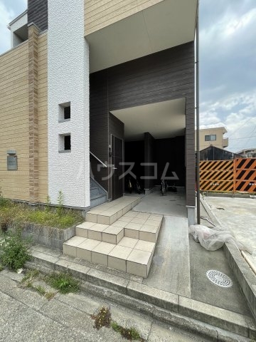 16/19 エントランス