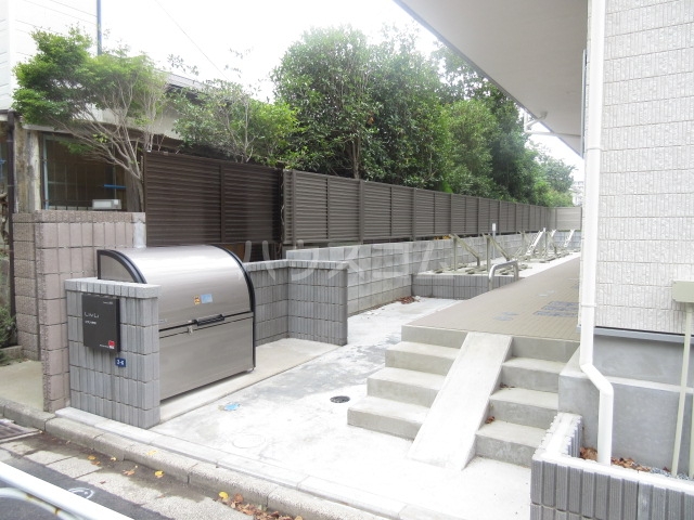 19/23 エントランス