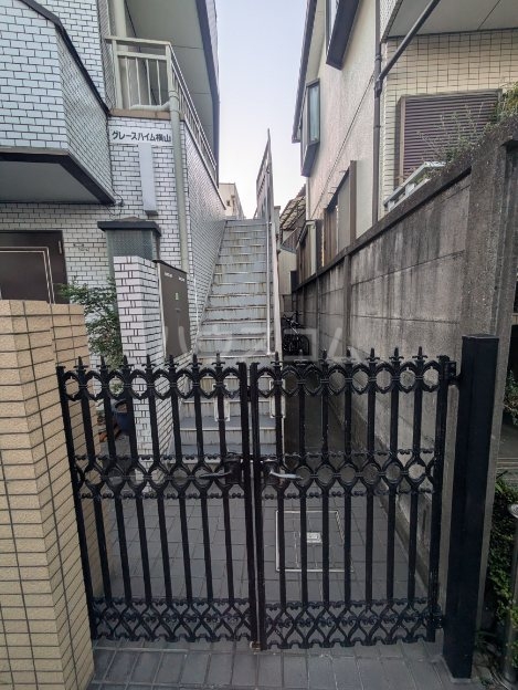 20/27 エントランス