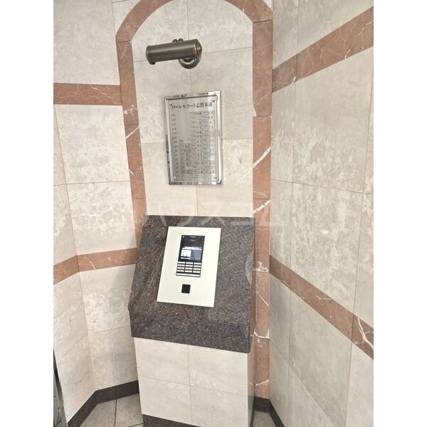 15/22 エントランス