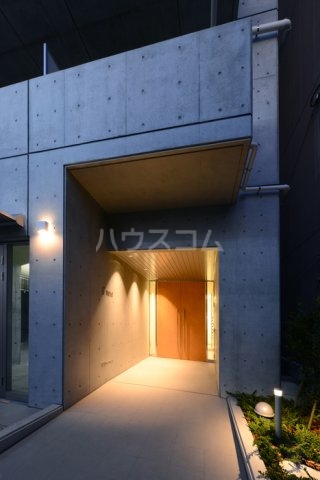 23/29 エントランス