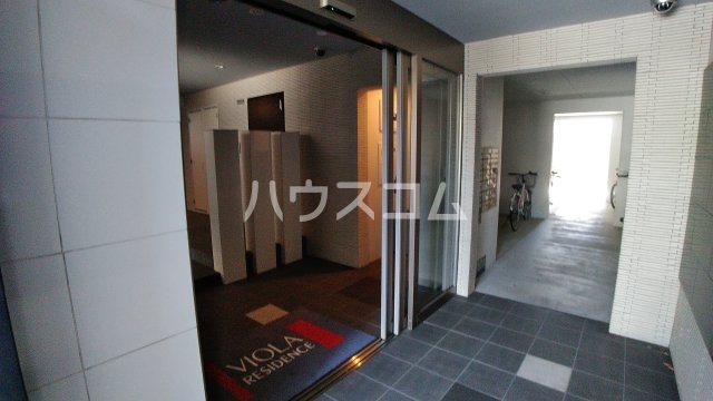 24/30 エントランス