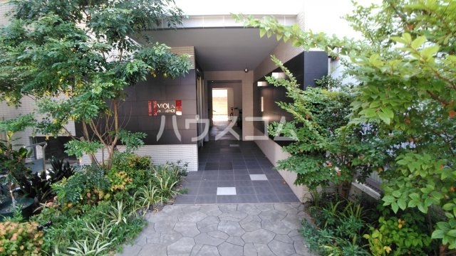 25/30 エントランス