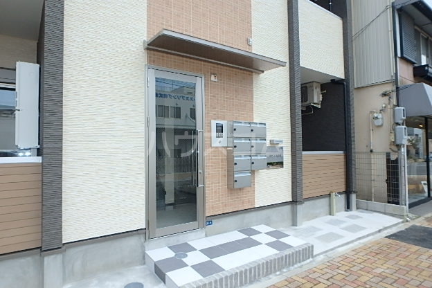 21/30 エントランス