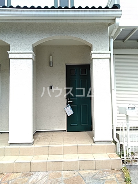 24/30 エントランス