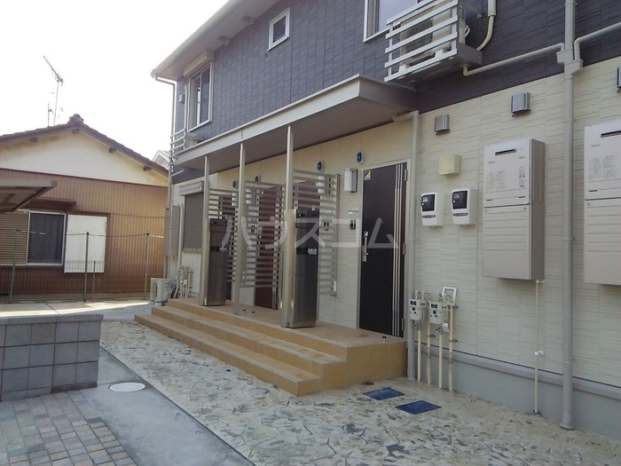 16/22 エントランス