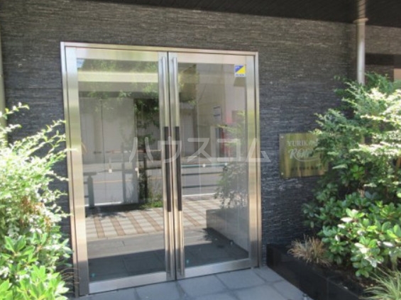 16/19 エントランス