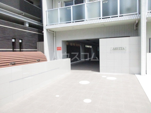 16/25 エントランス