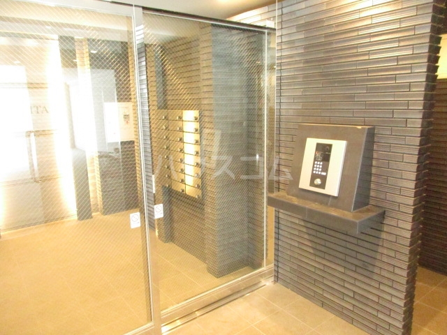 17/25 エントランス